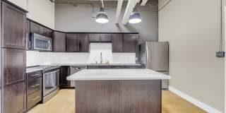 3363 East Commerce Street Gallery 19