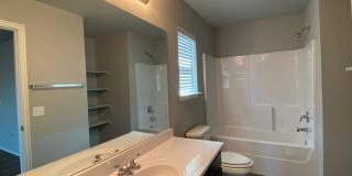 Charming 4 bed 2 bath in Hunters Spring *  Mustang schools Gallery 25