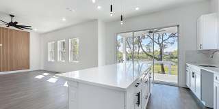 2121 BROAD WATER Drive Gallery 17