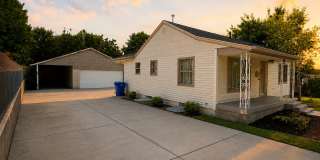 Updated 4-Bedroom Bountiful Home with Remodeled Kitchen Gallery 1