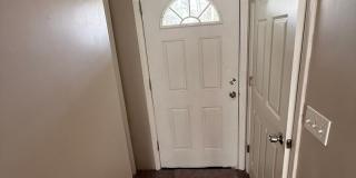 Charming 3-Bedroom Property in Prime Location Gallery 3