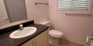 3-Bedroom 1 1/2 bathroom home in Springfield Gallery 10