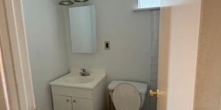 Spacious 3 Bedroom with Washer/Dryer Gallery 16