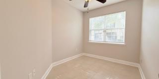 Spacious Townhome! Gallery 17