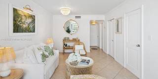 2899 Collins Ave Gallery 7