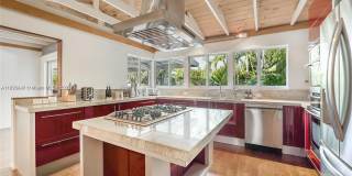 5910 N Bayshore Drive Gallery 12