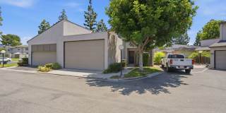 Freshly Updated Townhome - Light, Bright & Spacious! Gallery 1