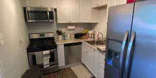 Spacious 3 bed, 1.5 bath single family home with central air - Verona, PA Gallery 8