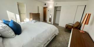 3 Bedroom 2 Bathroom - Fully Furnished - Mid Century Modern Gallery 34