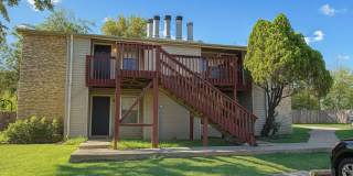 Spacious 4-plex in Central Location Gallery 2