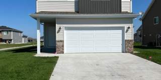 3 Bed 2 Bath Single Family Home Gallery 1