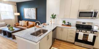 Woodlands Creekside Gallery 6