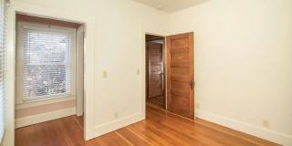 3 Bed, 1 Bath Home by Downtown! Gallery 7