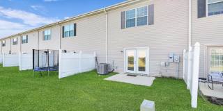 Charming 3-Bed Townhome in Prime Richmond Hill Location! Gallery 40