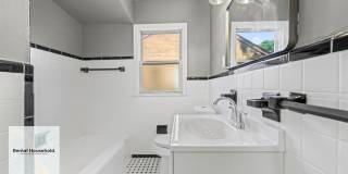 Stunning Renovated 3-Bedroom Bungalow Gallery 7