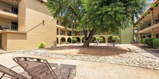 Kensington Court Gallery 129