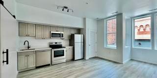 725 W Pratt Gallery 15