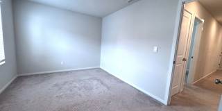 896 N. 18th Avenue Gallery 24