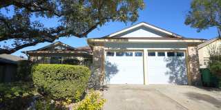 Impeccably Maintained 2/1 Now Available in San Antonio Realtor Commission: $400 Gallery 1