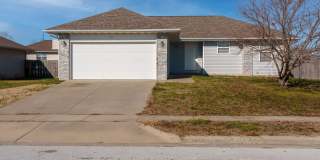 3-Bed, 2-Bath Home for Rent in Northeast Republic – Close to Hwy 60 Gallery 1