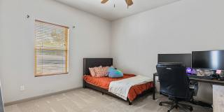 4 Bedroom Home with Solar Panels: MOVE-IN SPECIAL Gallery 12