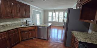 3 bed, 2.5 bath House for Rent. Gallery 1