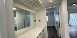 400-420 N. Oakland Ave. Gallery 33