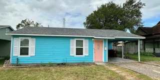 225 W Kenedy Avenue Gallery 1