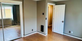 Charming Updated Condo in Great Location Gallery 8