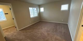 NE 3 Bdrm, 2.5 Bath 1450 sq ft House w/AC and Gas Heat,  All Appliances, Dbl Garage Gallery 10