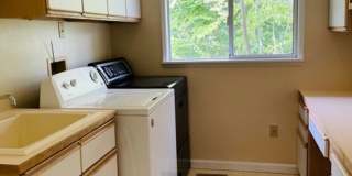 Large 4 Bedroom in Somerset Neighborhood Large 4 Bedroom in Somerset Neighborhood Gallery 22