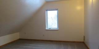 3 Bed, 2 Bath, 2 Car Garage LOG HOME for RENT! Gallery 14