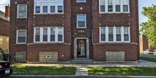 7135 S Blackstone Gallery 21
