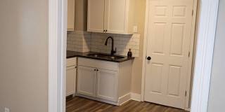 Charming 3 - Bedroom Property in Prime Location Gallery 24