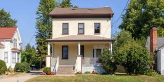 Large 4-bedroom 2-bath house in a great central location. Gallery 1