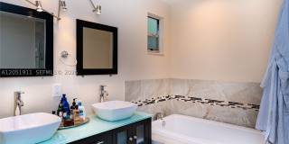 1529 Bayview Dr Gallery 10