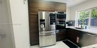 851 NE 205th St # 851, Miami, FL 33179 Gallery 1