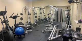 2 Bedroom 1 Bath Condo With Tons of Character and Amenities! Gallery 3
