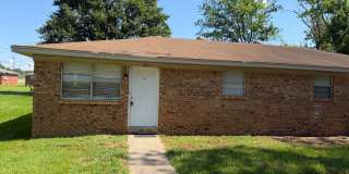 2 Bed 1 Bath Duplex Gallery 1
