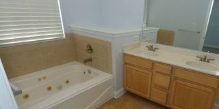 Beautiful Townhome/condo Gallery 22