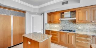 2777 Paradise Road Gallery 14