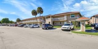 906 Twin Lakes Dr Gallery 1