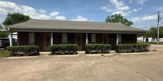 301 W Bells Boulevard W Gallery 1