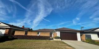 Spacious 4-bedroom, 2.5-bath Home Fountain Valley Gallery 1