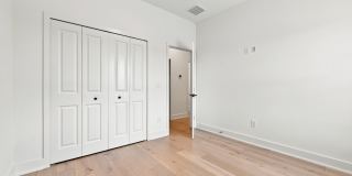 GORGEOUS Like NEW 4/3.5 CUSTOM TOWNHOME Gallery 22