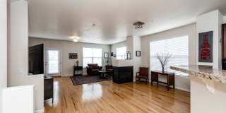 Downtown 3 Bedroom Townhome with 2 Car Garage Gallery 26