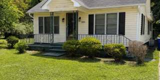 Three bedroom, 1.5 bath house in Elon Gallery 1