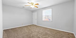 Cozy Two Bedroom Apartment Gallery 11