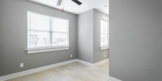 1420 Stockyard Place Gallery 24