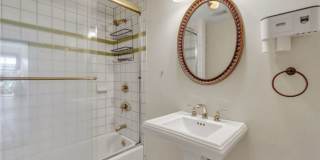 2 BED | 2 BATH | DOWNTOWN CONDO | GARAGE PARKING INCLUDED Gallery 28